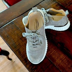 Ilse Jacobson tie front metallic tulip light weight flashing sneaker. SZ 38